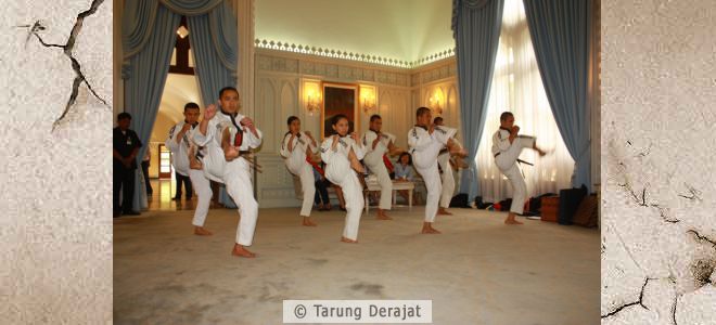 Technique Exhibition Tarung Derajat in front of Thai government officials and invited guests