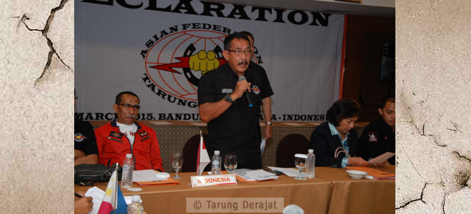 Bapak Alfan Baharudin saat memperkenalkan diri pada peserta sidang, selanjutnya hasil keputusan sidang mengangkat beliau sebagai Ketum AFTD periode 2015-2019