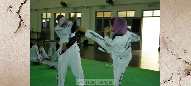 Pelatihan teknik tarung